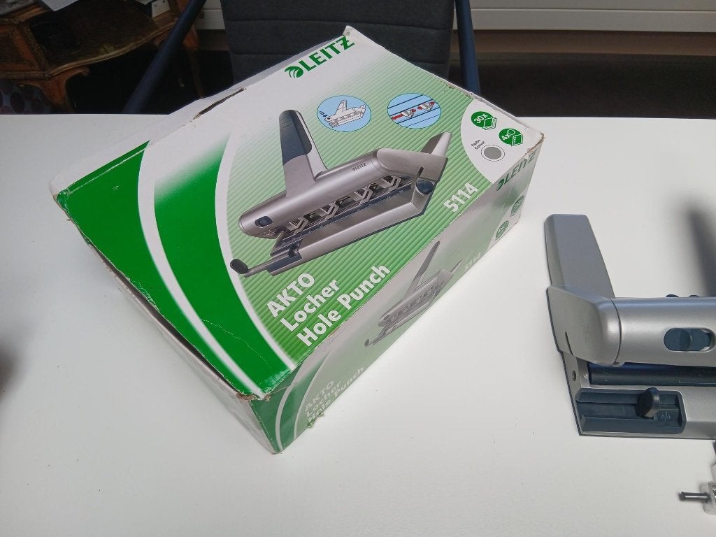 perforator groot akto van leitz, Ophalen, Gebruikt