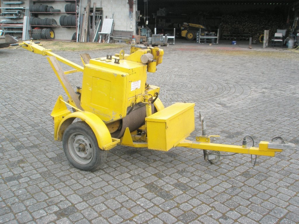 enkelwiel diesel trilwals, Ophalen