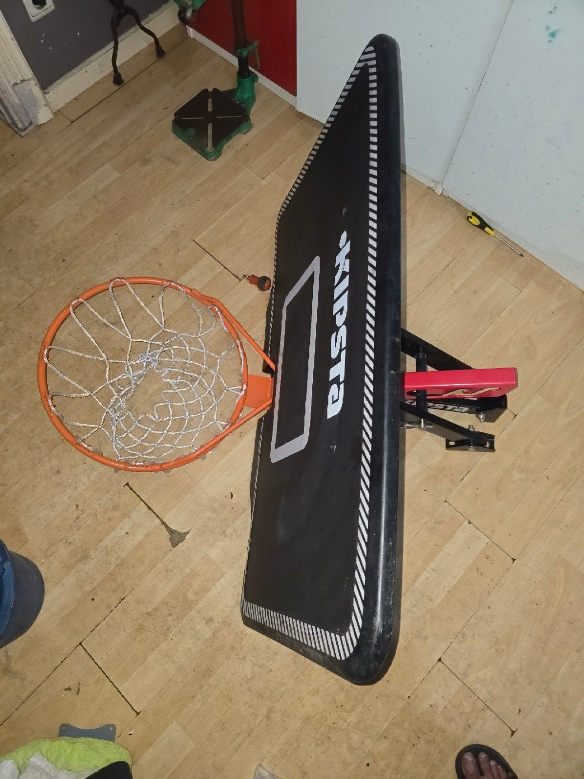 Grand Panneau de basket-ball  Kipsta,  rabatable sur le mur, Enlèvement, Neuf