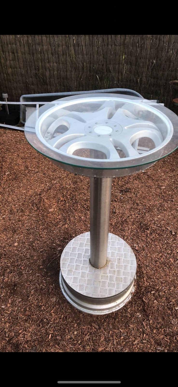 Tafel gemaakt met een velg, Ophalen, Zo goed als nieuw