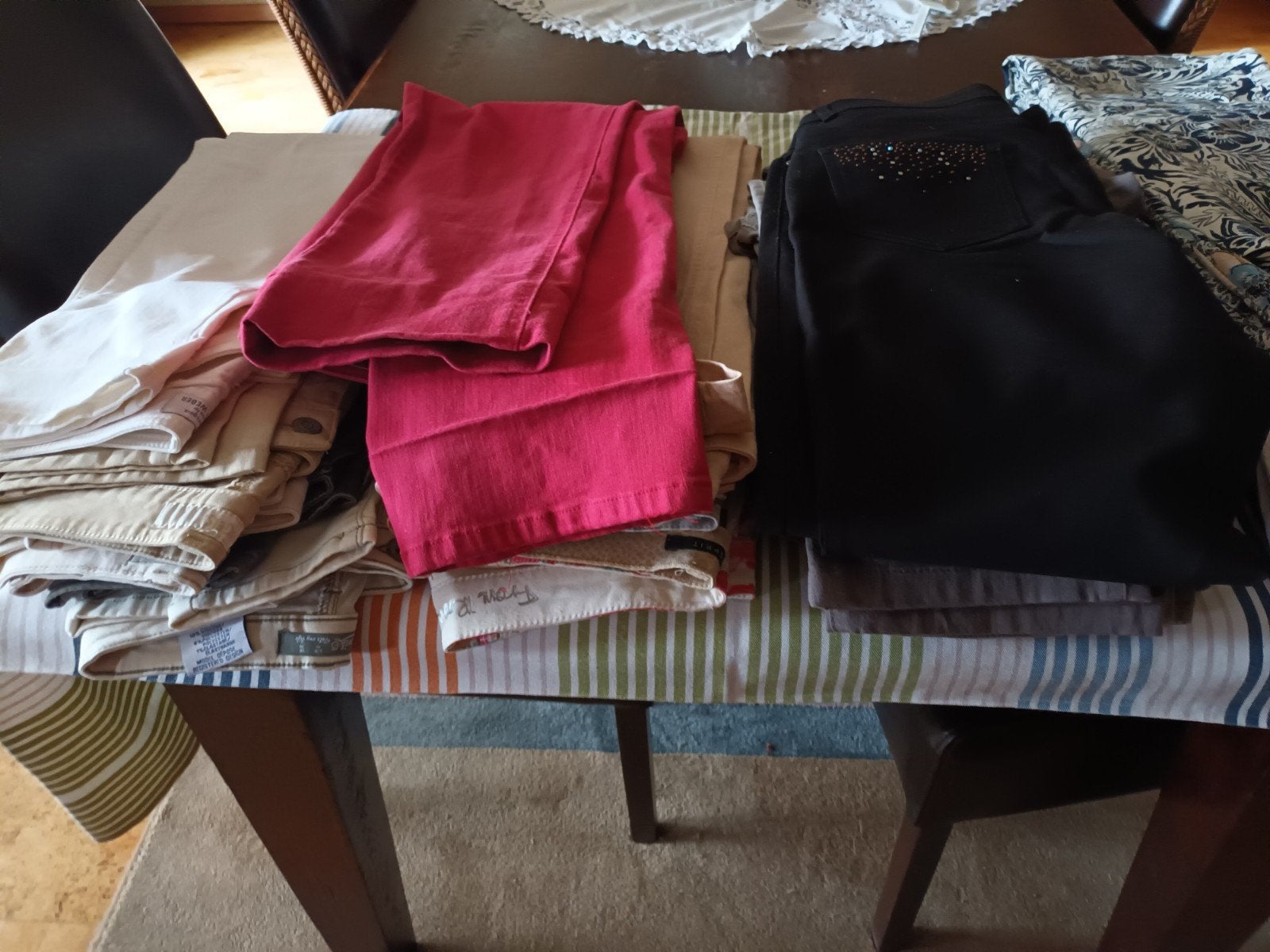 Lot van ong 25 nieuwe jeansbroeken maten. 40  42  44   46, Kleding | Dames, Ophalen of Verzenden