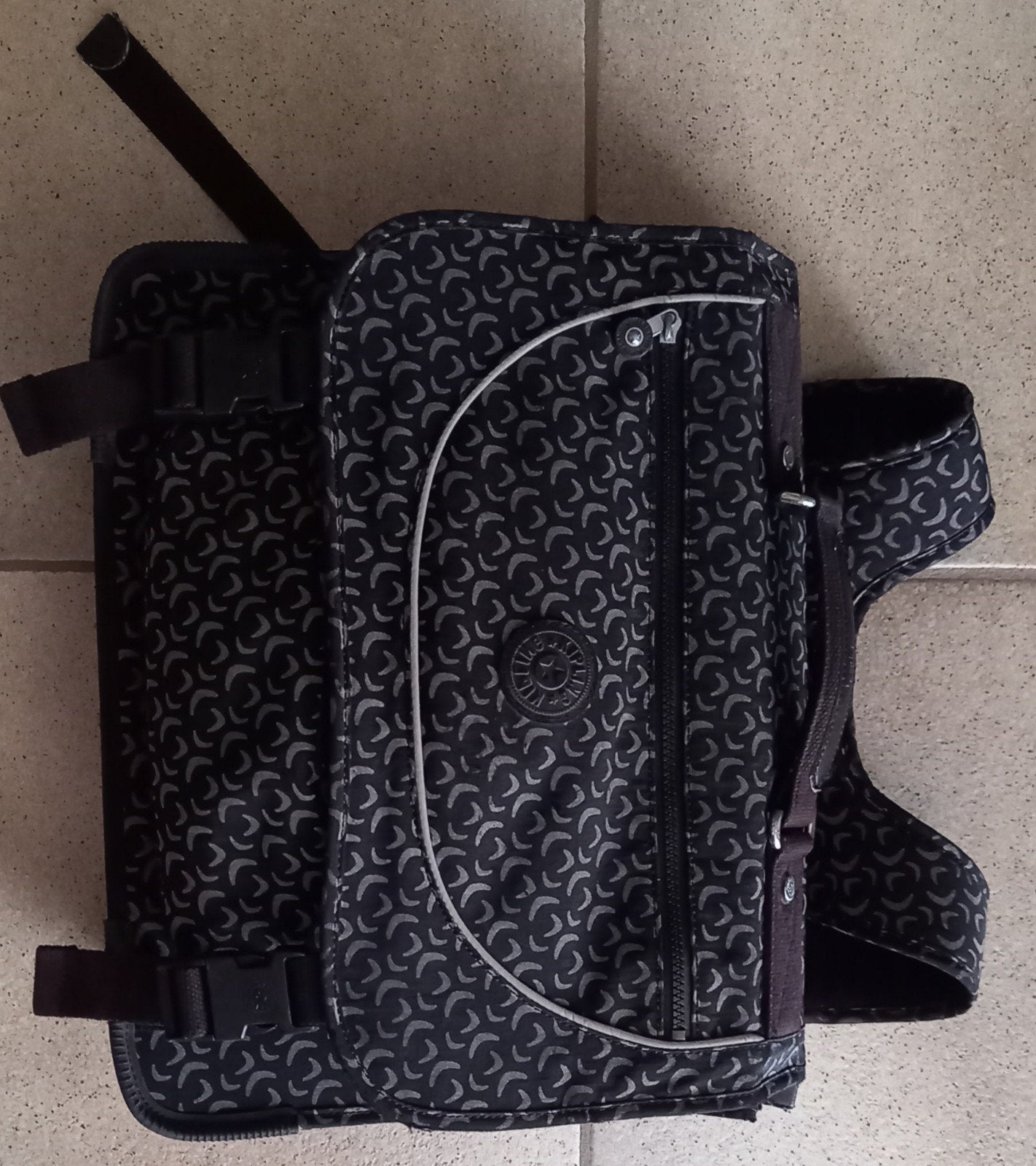 Boekentas Kipling., Ophalen