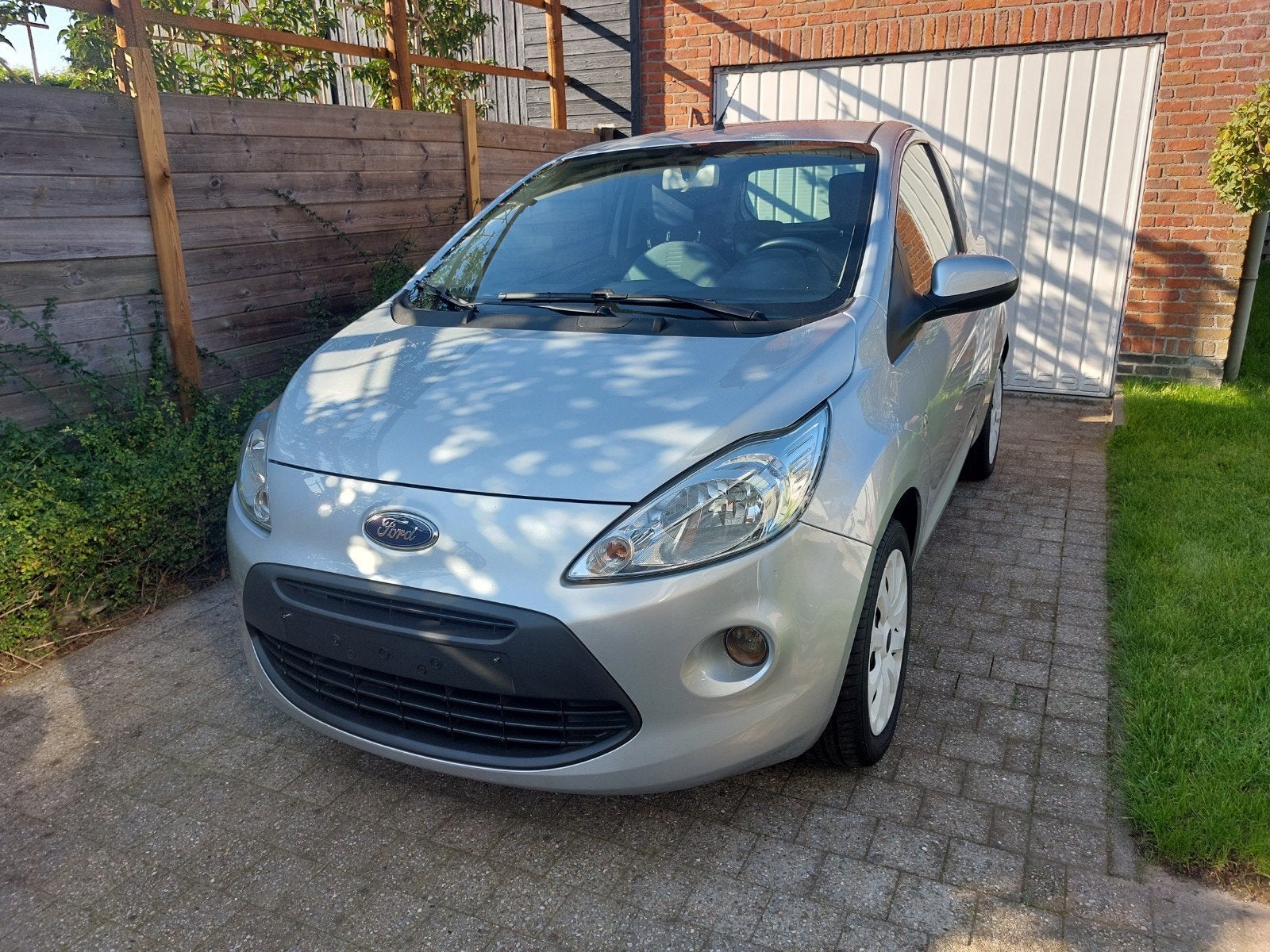 Ford /ka/2016jaar/ EURO 6b/1,2benzin/64,000km/, 4 zetels, Euro 6, 4 cilinders, Ka
