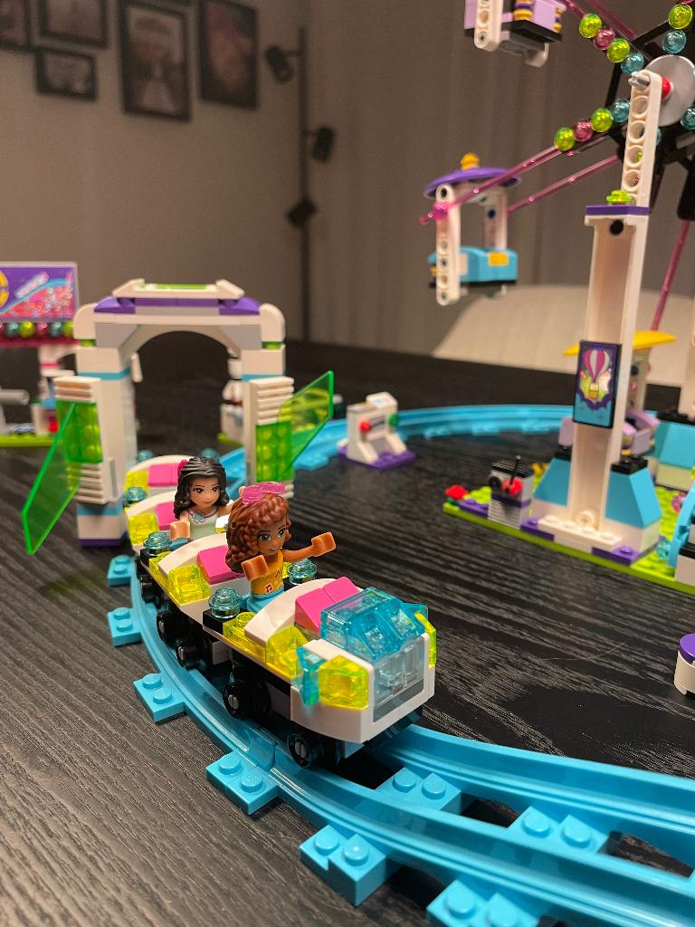 Ensemble de parcs d'attractions LEGO Friends — COMPLET, Lego, Ensemble complet, Friends, Comme neuf