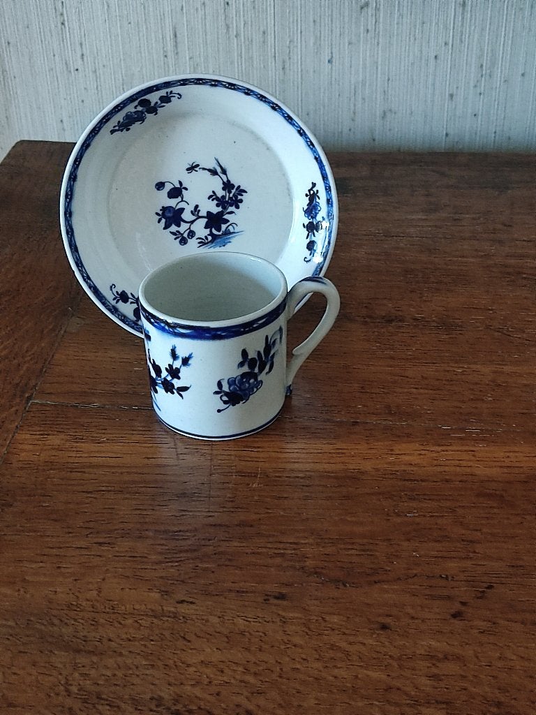 A vendre 1 tasse droite litron en porcelaine de Tournai, Antiquités & Art, Enlèvement ou Envoi