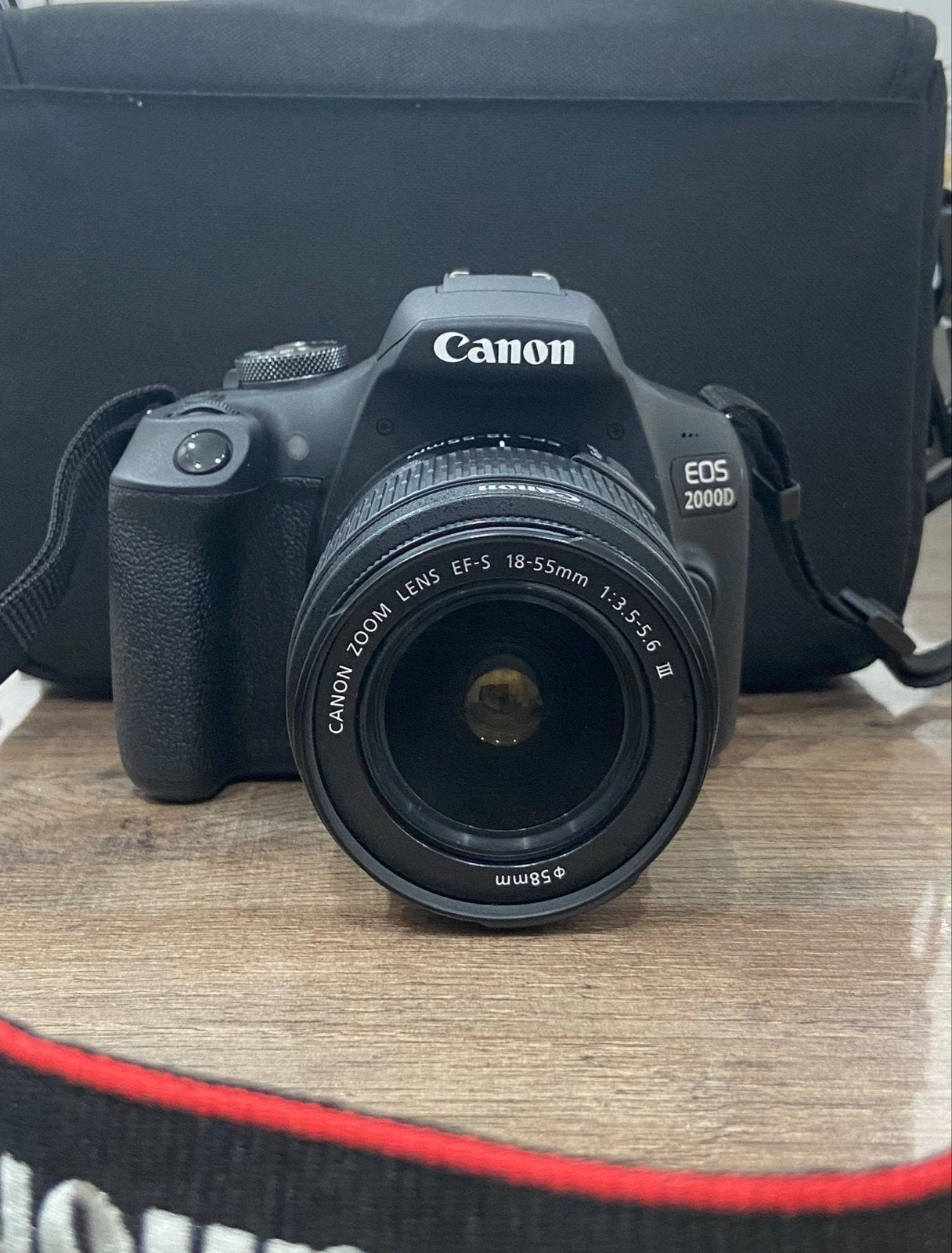 Canon EOS 2000D + objectif EF-S 18-55 mm + sacoche pour appa, TV, Hi-fi & Vidéo, Enlèvement, Chargeur, Canon