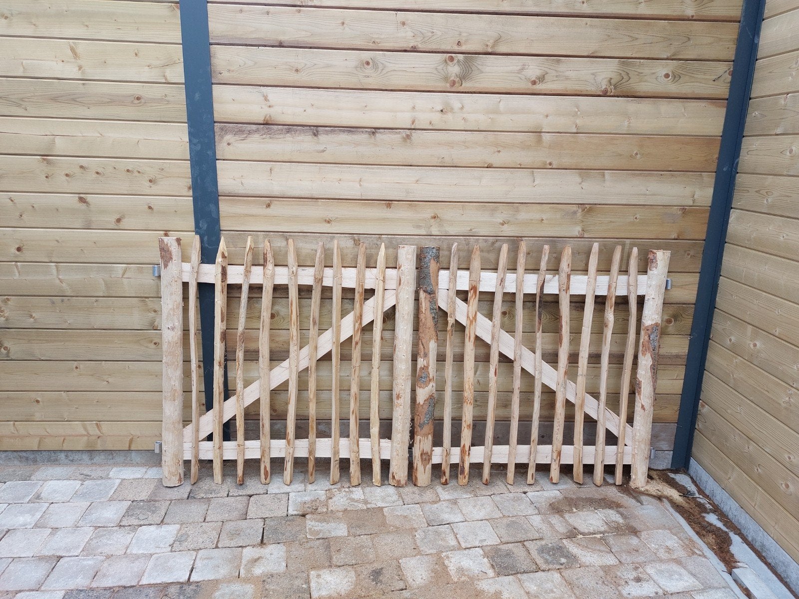 kastanje kastanjehouten poortje hekwerk palen, Ophalen