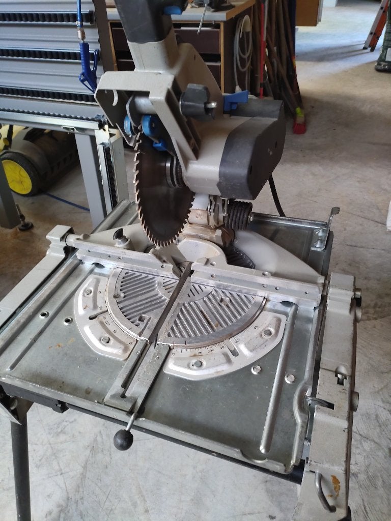 Elu zaagmachine, Bricolage & Construction, Outillage | Scies mécaniques, 1200 watts ou plus, 30 à 70 mm, Enlèvement, Utilisé