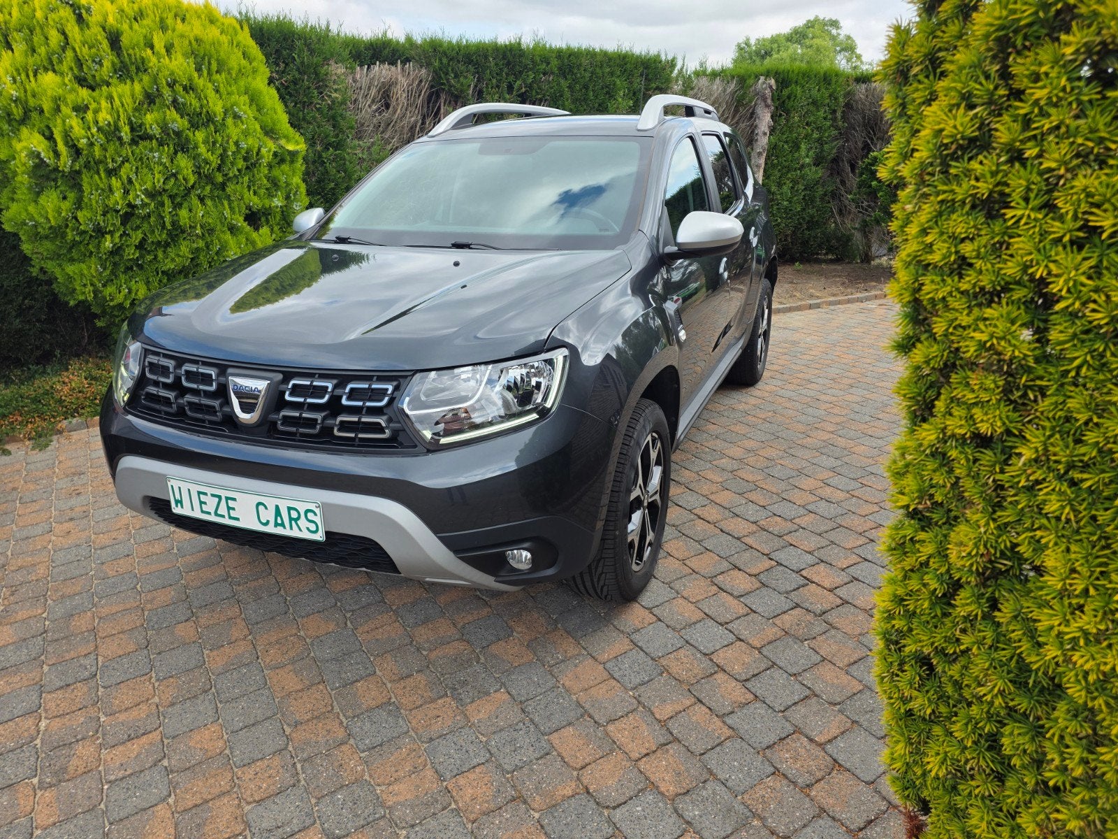 Dacia Duster 1300 benzine + Trekhaak, Voorwielaandrijving, Stof, Euro 6, Duster
