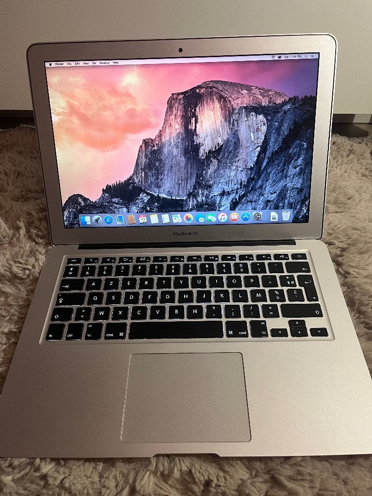 Macbook air 13-inch  2015, Computers en Software, Ophalen, 2 tot 3 Ghz, 13 inch, Zo goed als nieuw