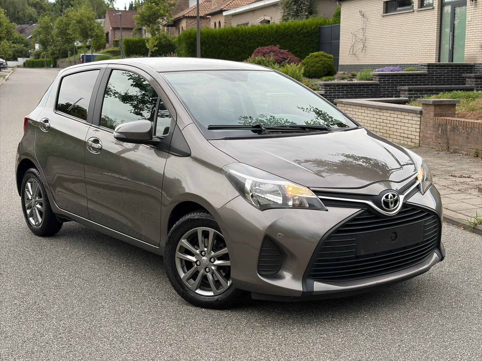 Toyota Yaris 1.0VVT-i 2016 -1er propriétaire- carnet complet, Autos, Achat, 998 cm³, Euro 6, Boîte manuelle