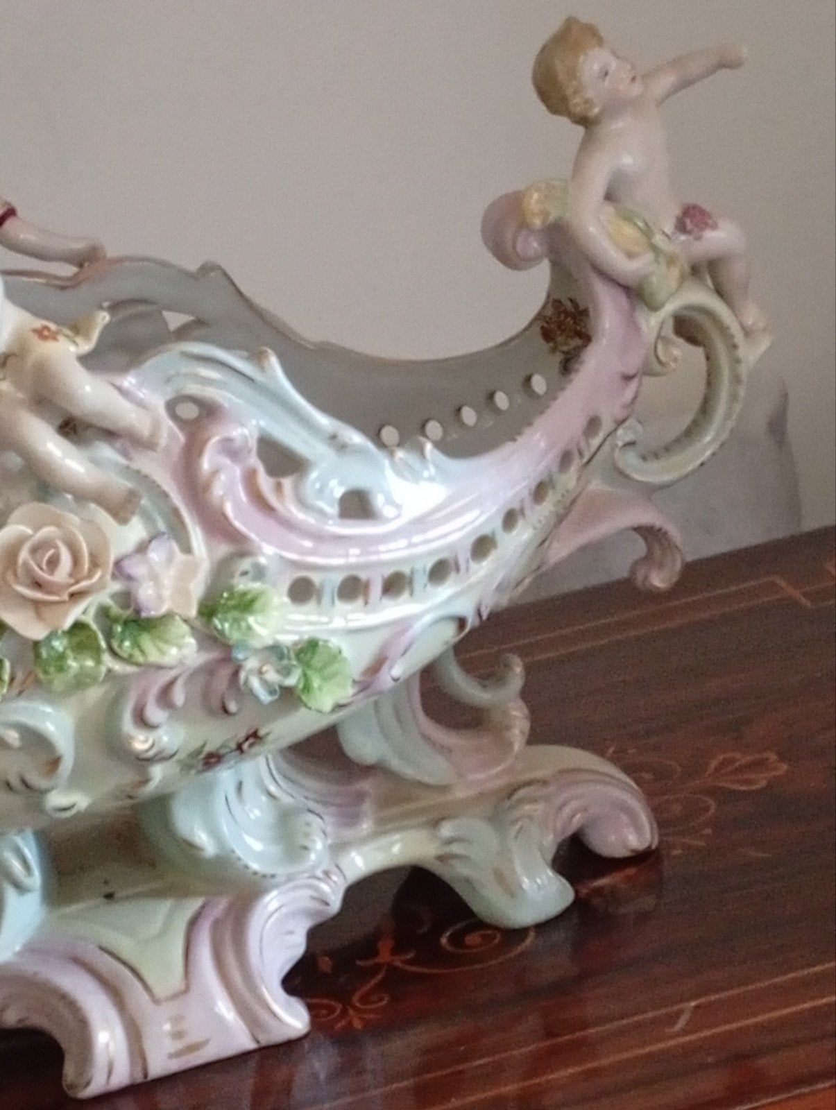 jardinière en porcelaine, Enlèvement