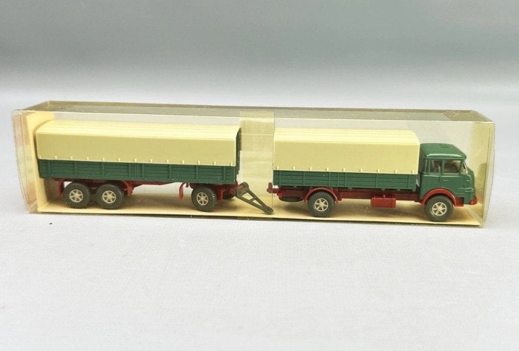 1:87 Wiking 486 Krupp 806 met aanhanger groen 1964-1968, Hobby en Vrije tijd, Ophalen of Verzenden, Zo goed als nieuw, Bus of Vrachtwagen
