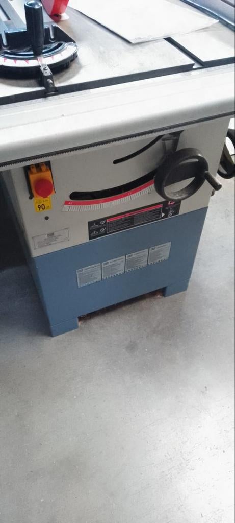 Bijna nieuwe paneel zaagmachine HBM 220v, Doe-het-zelf en Bouw, Ophalen, Lintzaag