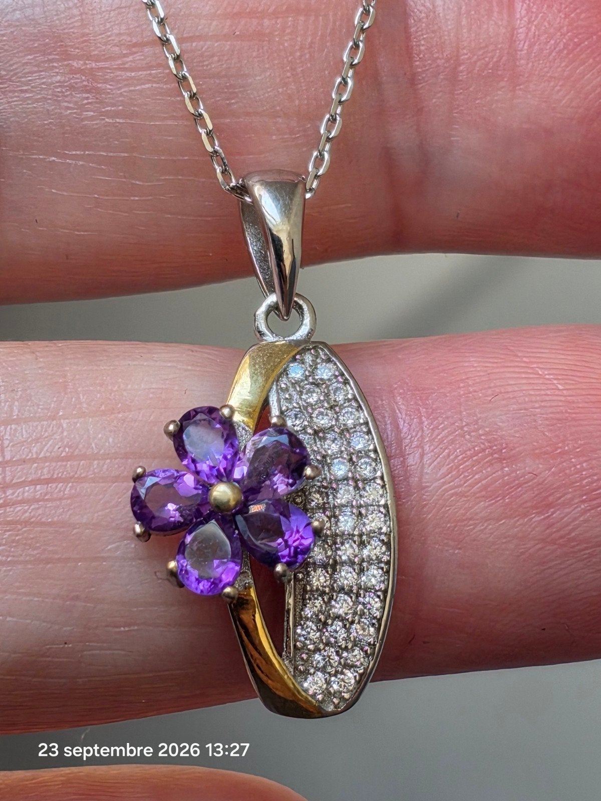 Pendentif en argent massif avec améthystes naturelles, Neuf, Enlèvement, Avec pierre précieuse, Fleur ou Plante