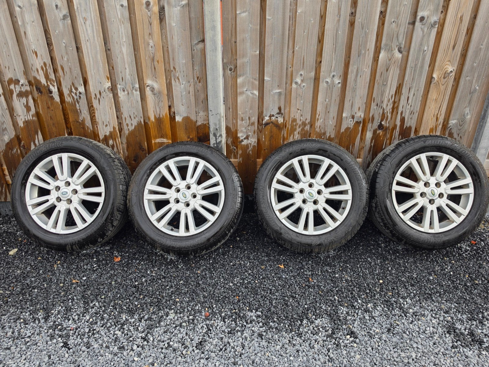 Kit d'été Land Rover Discovery 4 19" 255/55R19 Bridgestone, Pneus et Jantes, 255 mm, Pneus été, Utilisé