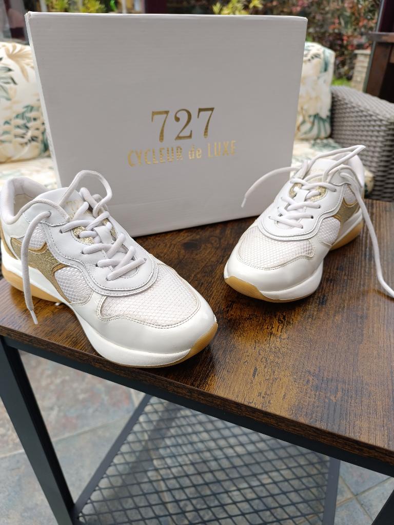 Nieuwe sneakers 727 CYCLEUR de LUXE maat 38, Kleding | Dames, Schoenen, Nieuw, Sneakers, Wit, Ophalen of Verzenden