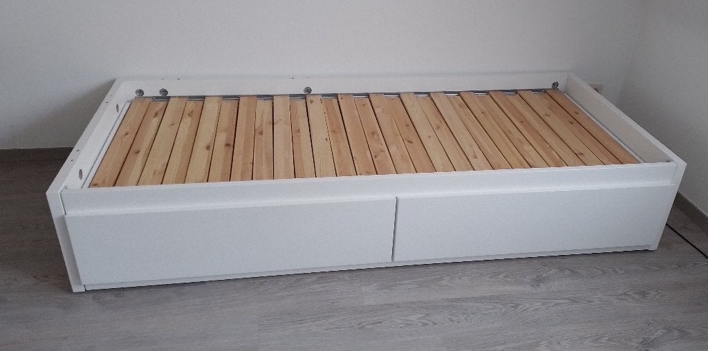 Bedbank Ikea wit Flekke, Ophalen, Gebruikt