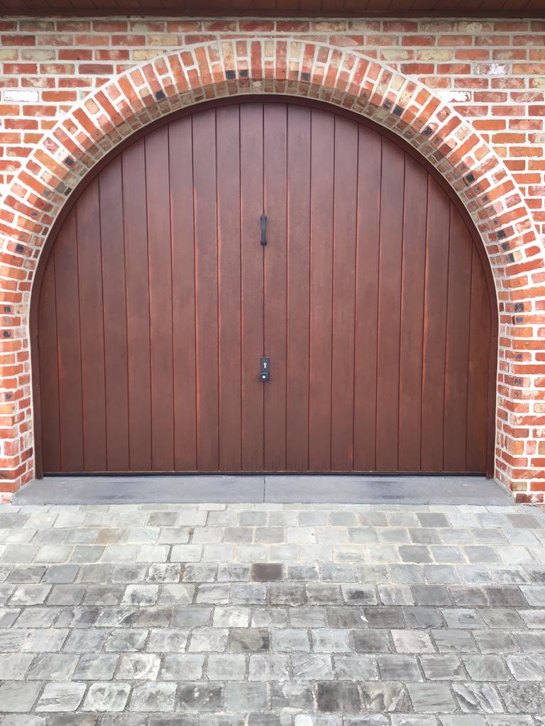 Binnendraaiende garagepoort manueel