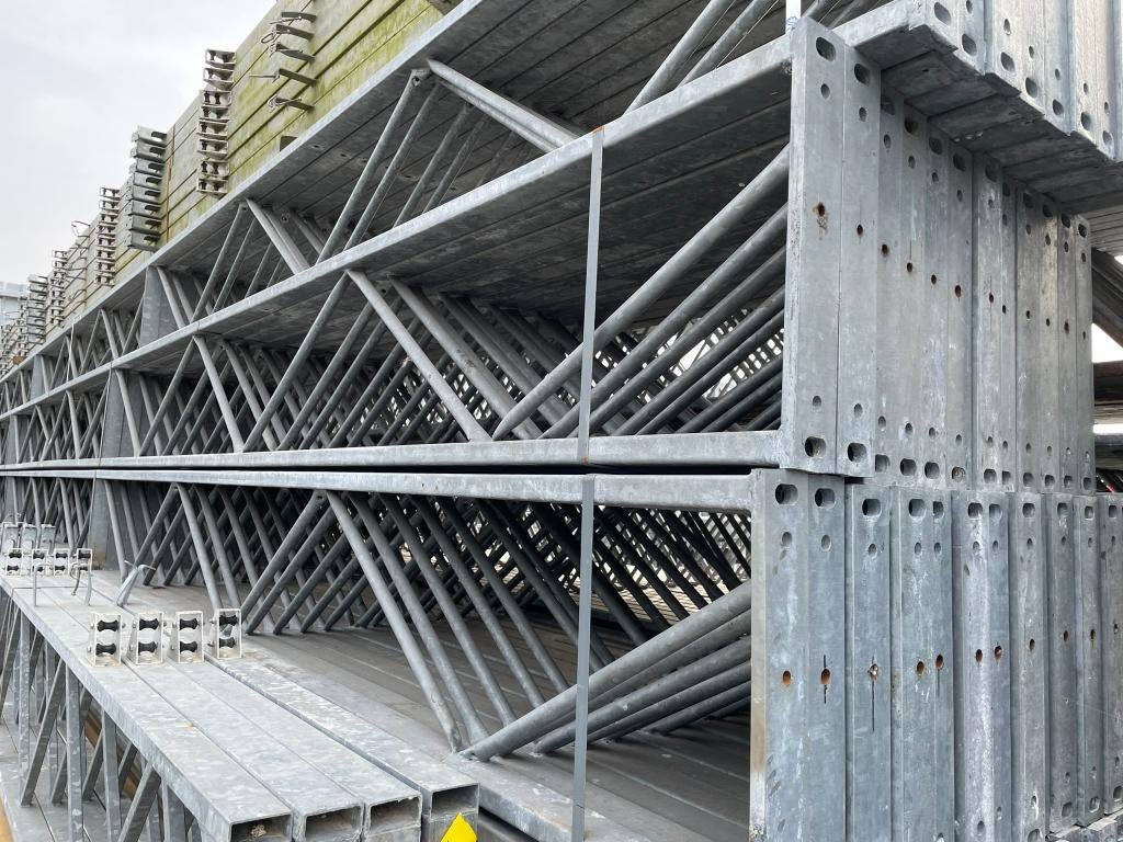 Fermes en treillis | Longueur = 9 500 mm | Hauteur = 400 mm, Enlèvement, Utilisé, Métal, Autres types
