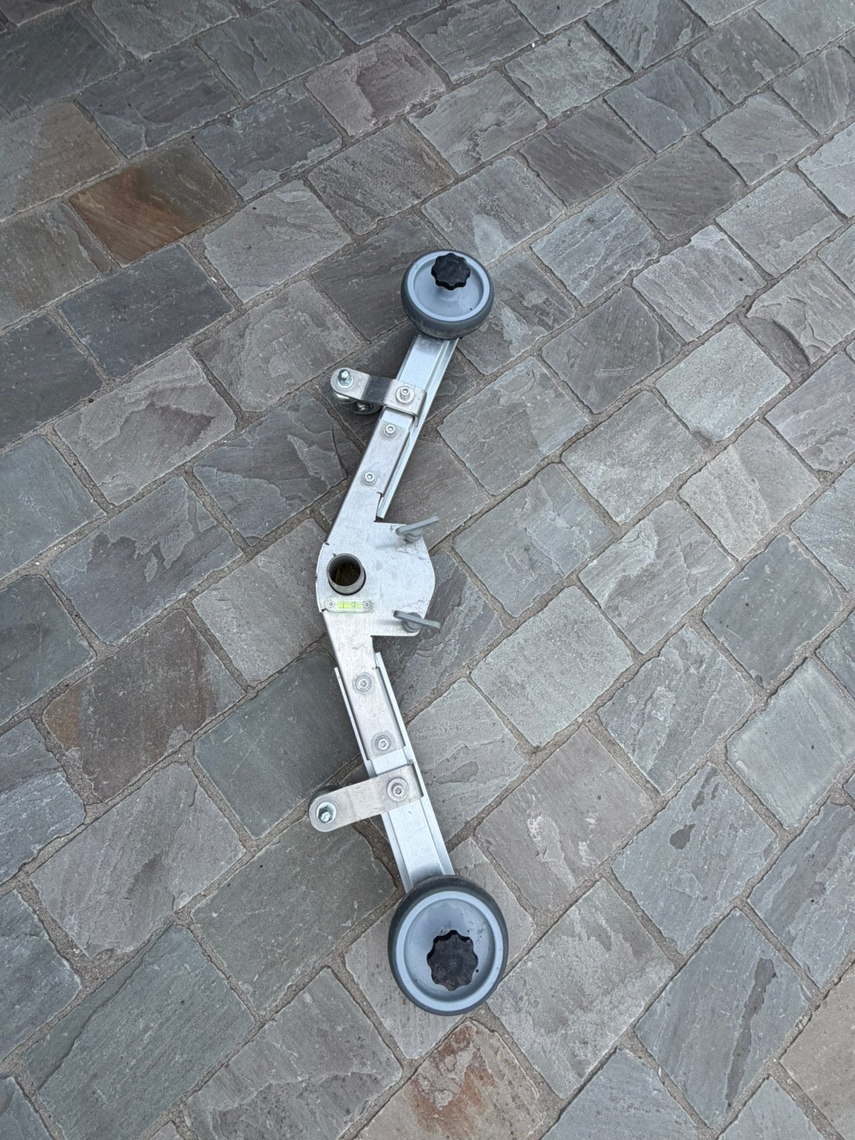 Te koop Karcher schrob/ zuigmachine 50/50, Jardin & Terrasse, Enlèvement, Comme neuf, Batterie, Avec pression d'eau réglable