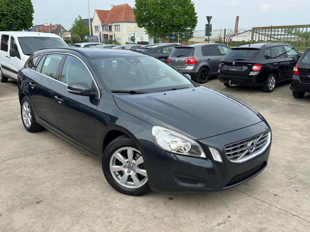 Volvo V60 D3 2L Diesel Automaat 163Pk, Auto's, Automaat, Euro 5, Zwart, Zwart