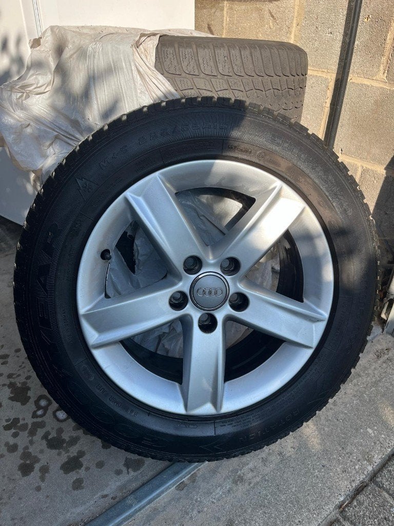 Velgenset met winterbanden – Complete set - 225/55 R16, Auto-onderdelen, Ophalen, Gebruikt, 16 inch, Banden en Velgen