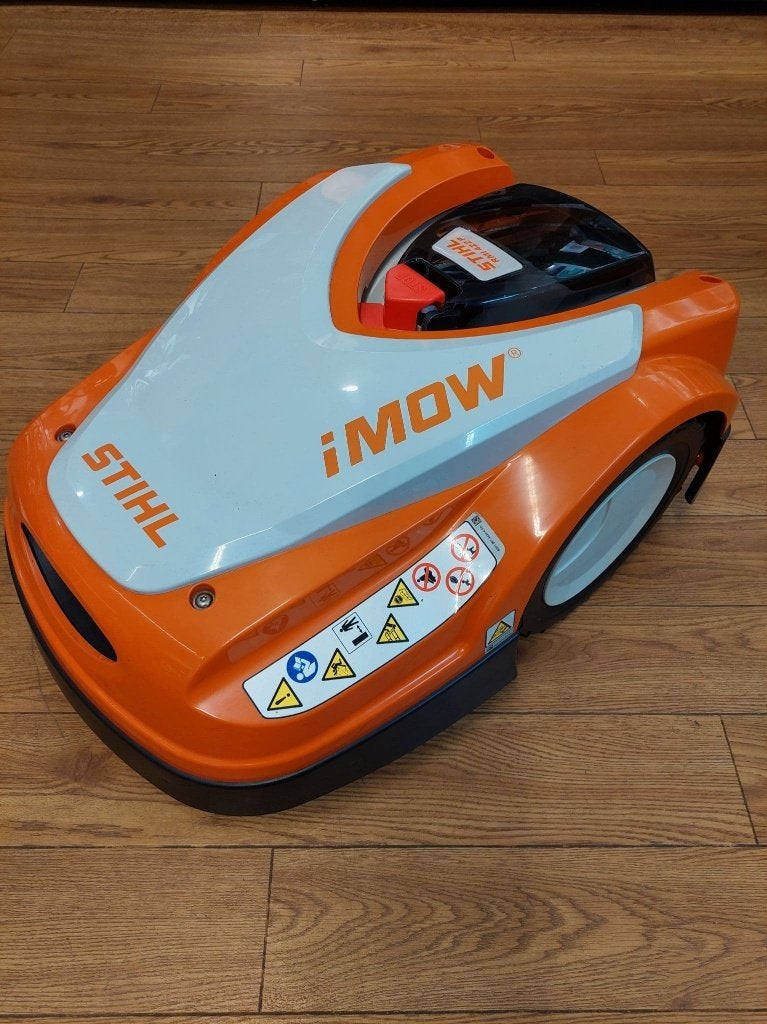 Tondeuse robot Stihl 422.2 P - GARANTIE jusque mai 2027 !!!, Ophalen, Zo goed als nieuw, STIHL, Met regensensor