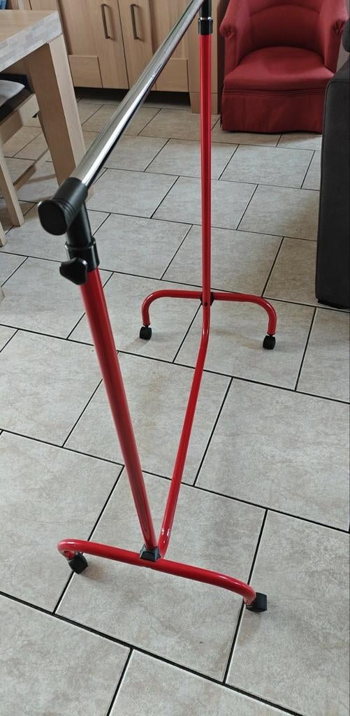 Porte-manteau réglable sur roulette, Enlèvement, Neuf, Métal, Portemanteau sur pied