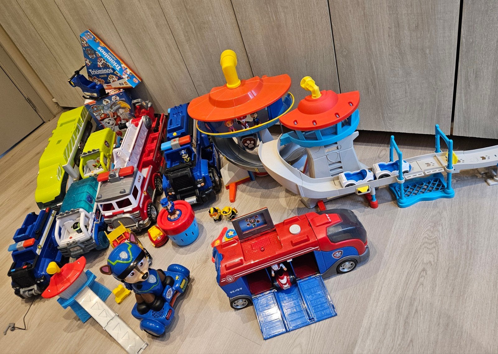 Paw Patrol uitkijktoren, wagens, spelletjes, ..., Kinderen en Baby's, Ophalen