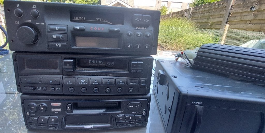 3 autoradio's, 10 disc player, amplifier, Enlèvement ou Envoi, Utilisé