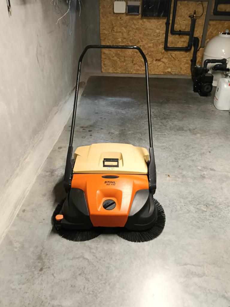 Professionele Stihl KG770 veegmachine in uitstekende staat, Jardin & Terrasse, Balayeurs, Enlèvement