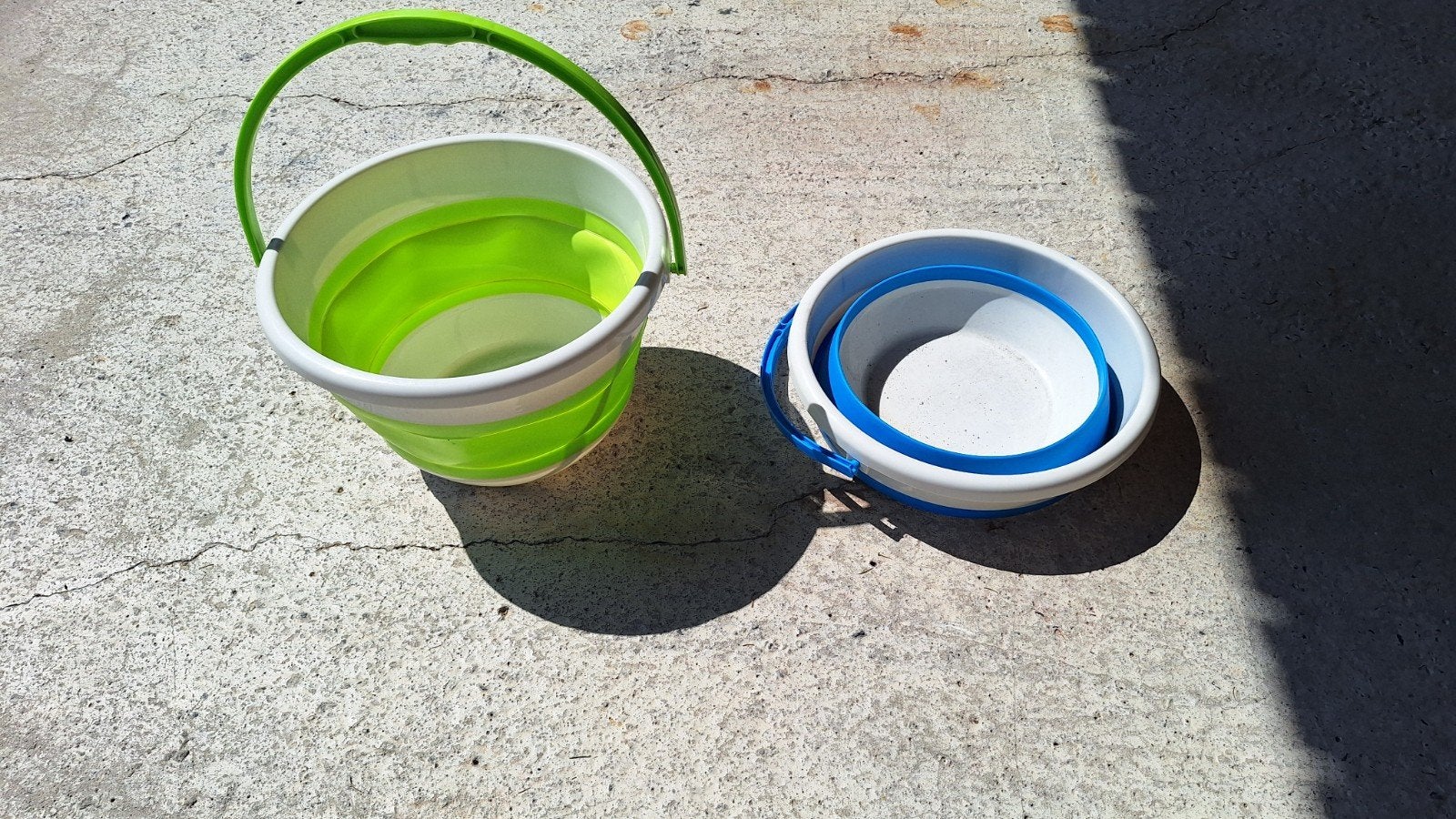 2 grands seaux de 10 l  retractable pour camping, Ophalen