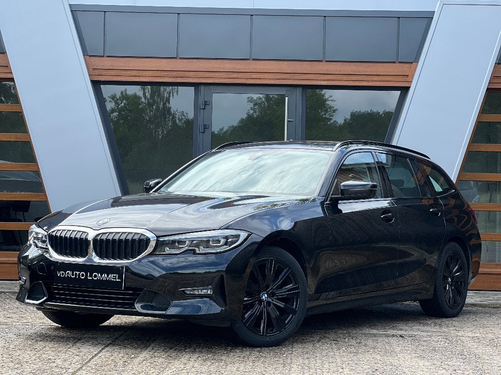BMW 318D Touring - AUTOMAAT/HEAD-UP/PANODAK/GARANTIE, Automaat, Achterwielaandrijving, 1995 cc, 110 kW