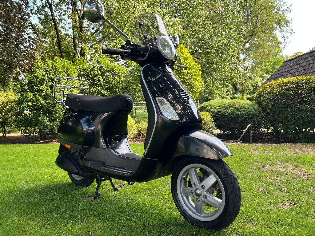 Vespa LX 50 2T A klasse. 25km/h. Nederlands., Fietsen en Brommers, Ophalen, Klasse A (25 km/u), Zo goed als nieuw, Benzine