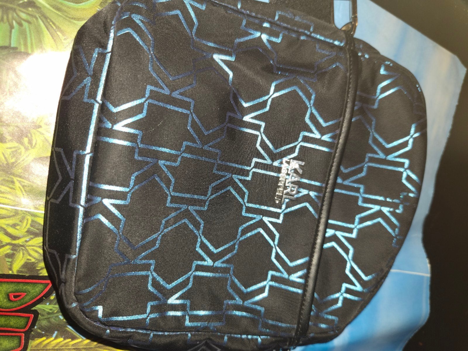 sacoche Karl lagerfeld, Bijoux, Sacs & Beauté, Enlèvement ou Envoi, Comme neuf, Bleu, Autres marques