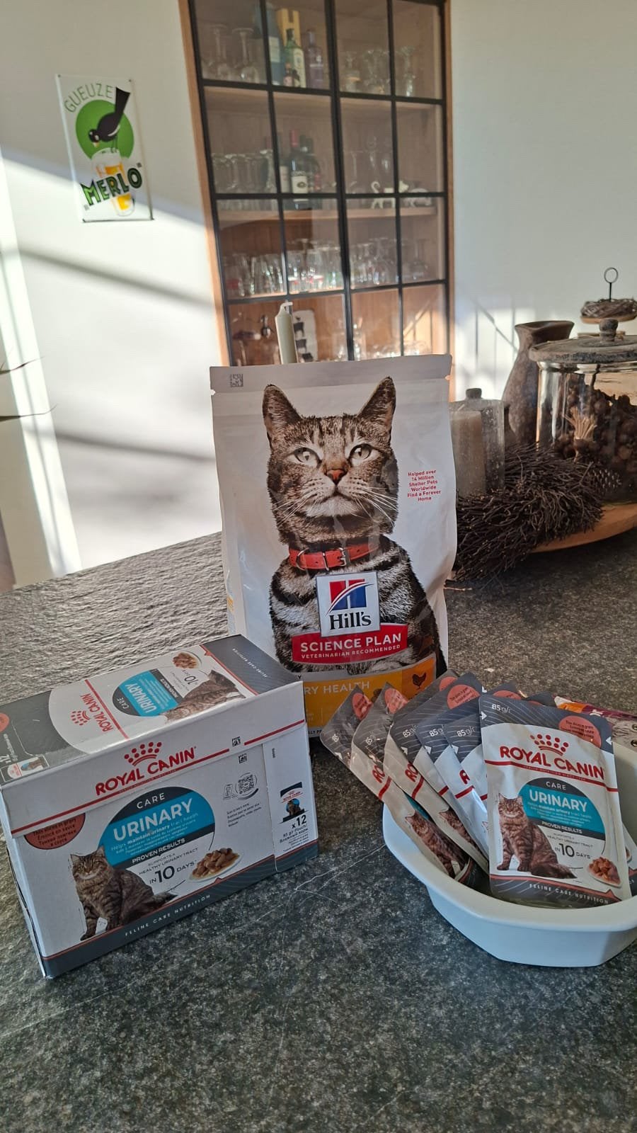 Nourriture pour chats, Hills et  Royal Canin urinary, Enlèvement ou Envoi, Comme neuf