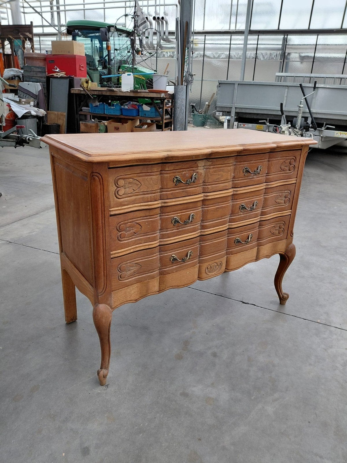 Commode en chêne avec sculptures - Idéal pour un projet de r, 3 ou 4 tiroirs, 25 à 50 cm, Enlèvement ou Envoi, Moins de 100 cm