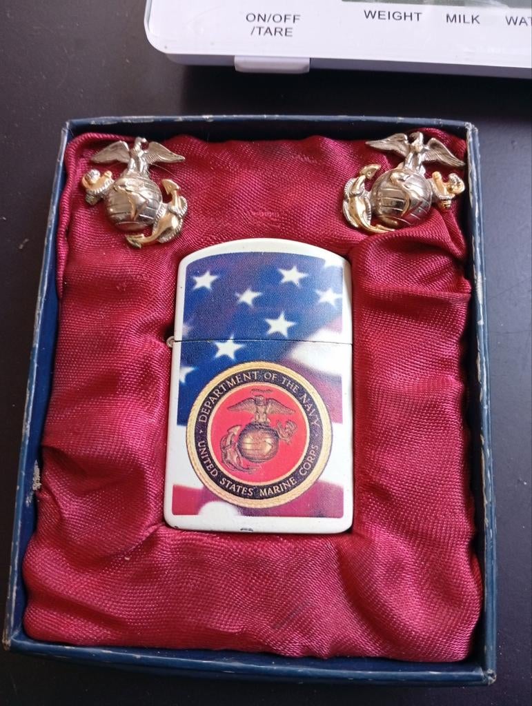 collection Zippo représentant le U.S. Marine, Ophalen of Verzenden