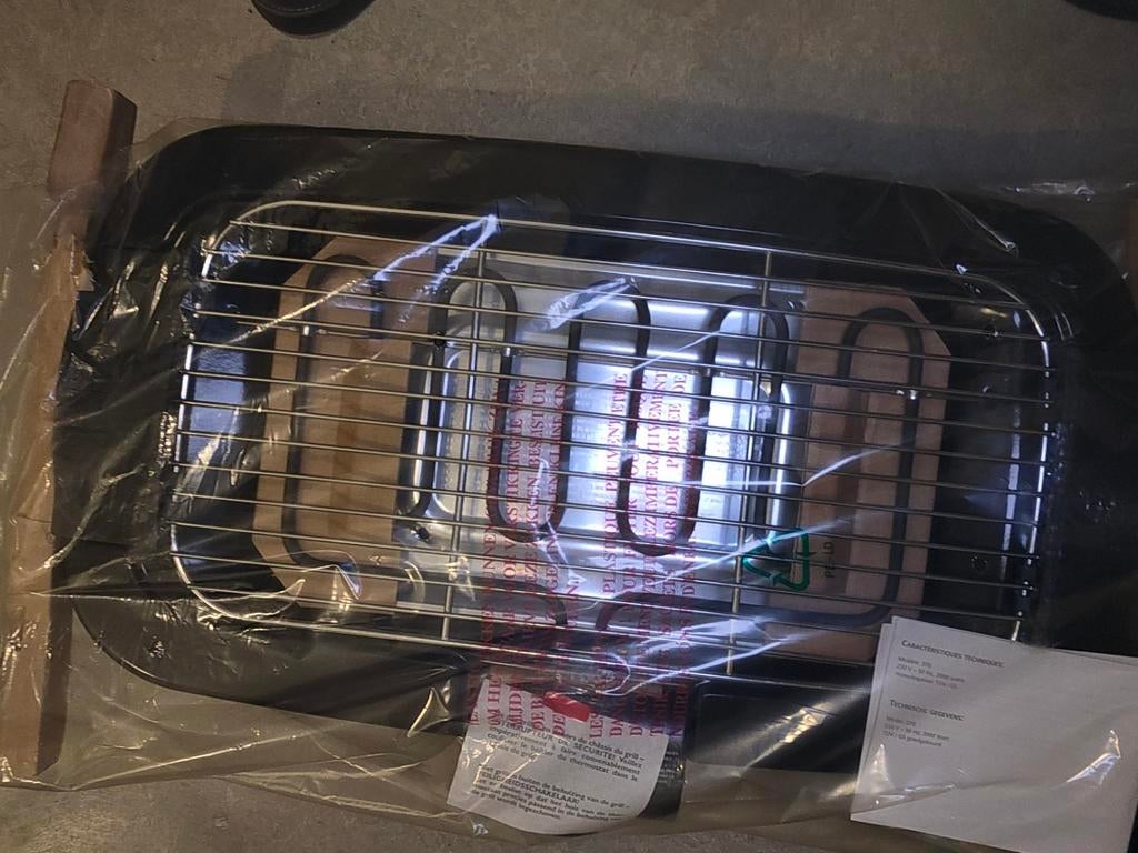 Splinternieuwe BBQ op elektriciteit. Niet gebruikt!, Enlèvement ou Envoi