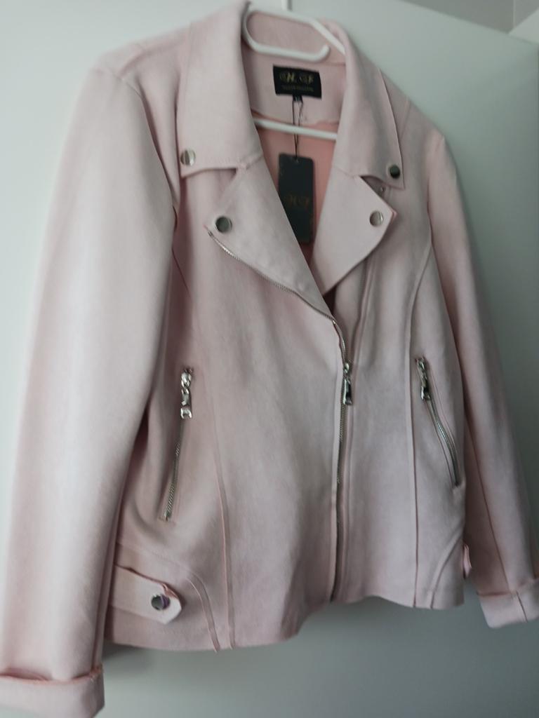 Nieuw roze jasje te koop.M 44-46, Kleding | Dames, Jasjes, Kostuums en Pakken, Ophalen, Maat 42/44 (L), Nieuw, Jasje