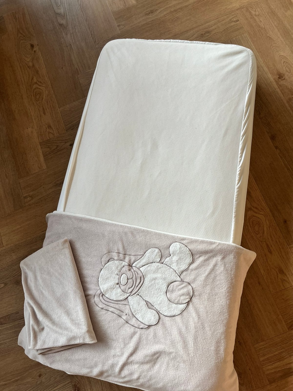 Volledige bed set peuterbedje, Ophalen, Jongetje of Meisje, Matrasbeschermer, Wit