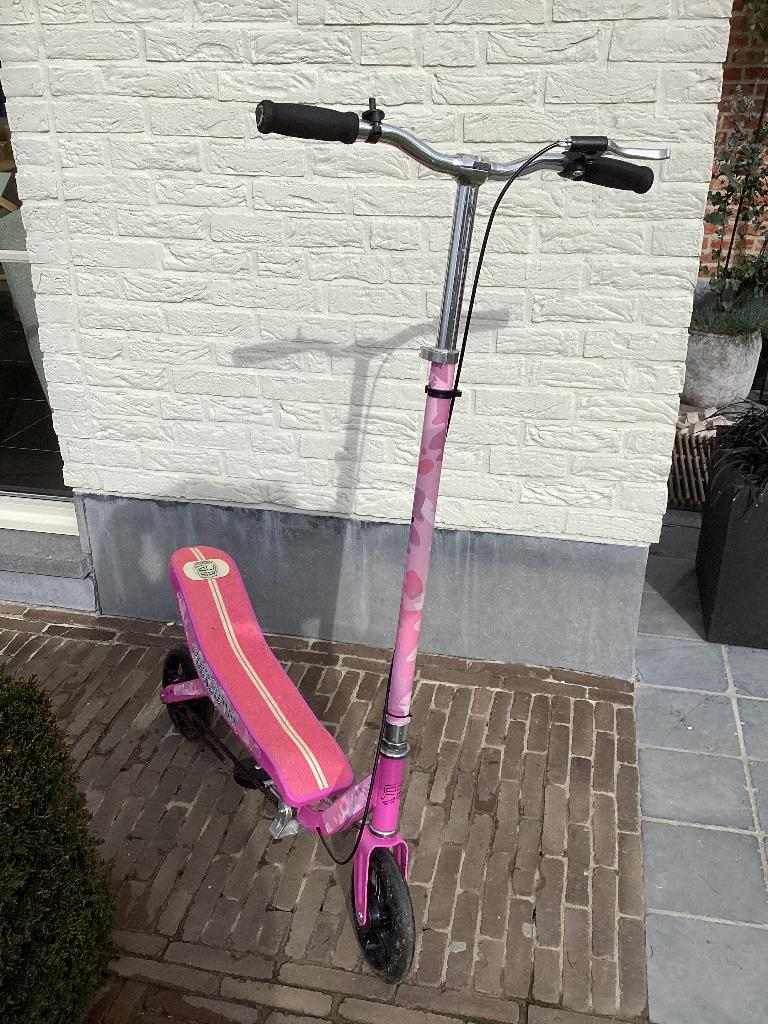 roze step (space scooter), Fietsen en Brommers, Ophalen, Gebruikt, Overige typen, Space scooter