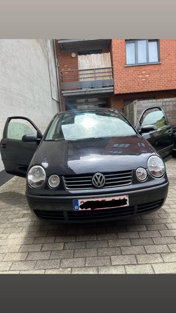 polo 2002, Achat, Noir, 5 places, Particulier
