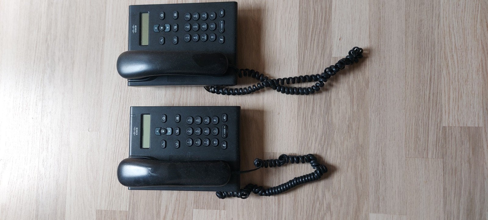 2x Cisco CP-3905, Télécoms