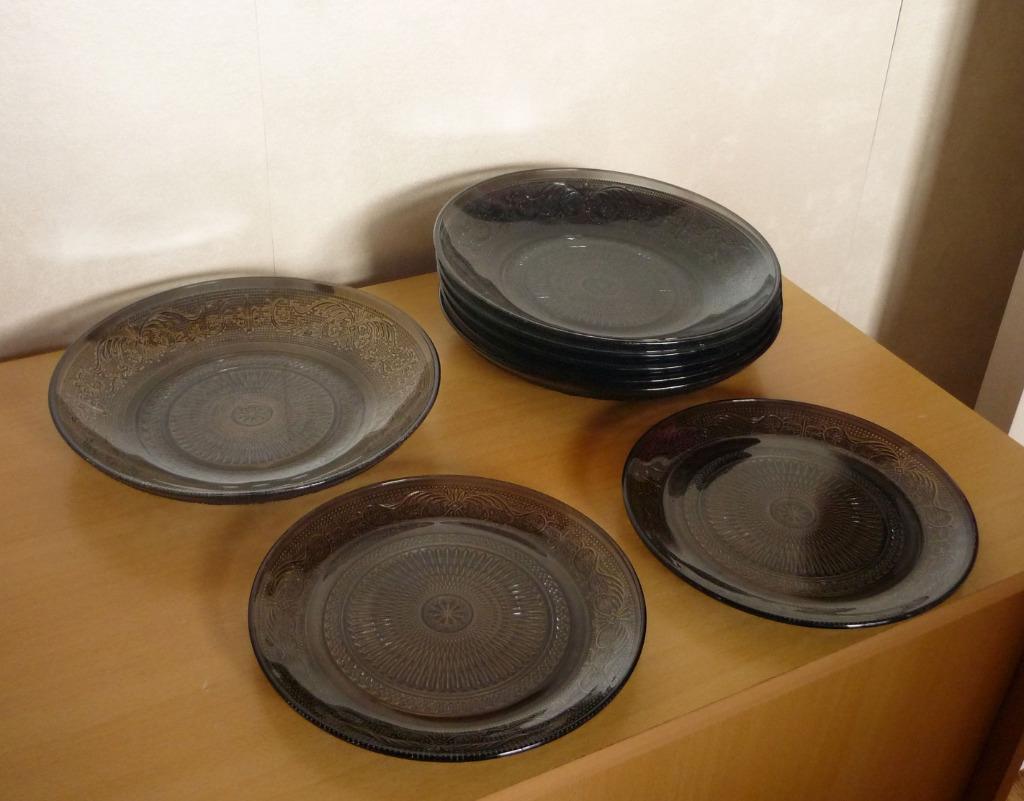 Set van 6 zwarte glazen soepborden en 2 kleine borden barok, Enlèvement, Assiettes(s)