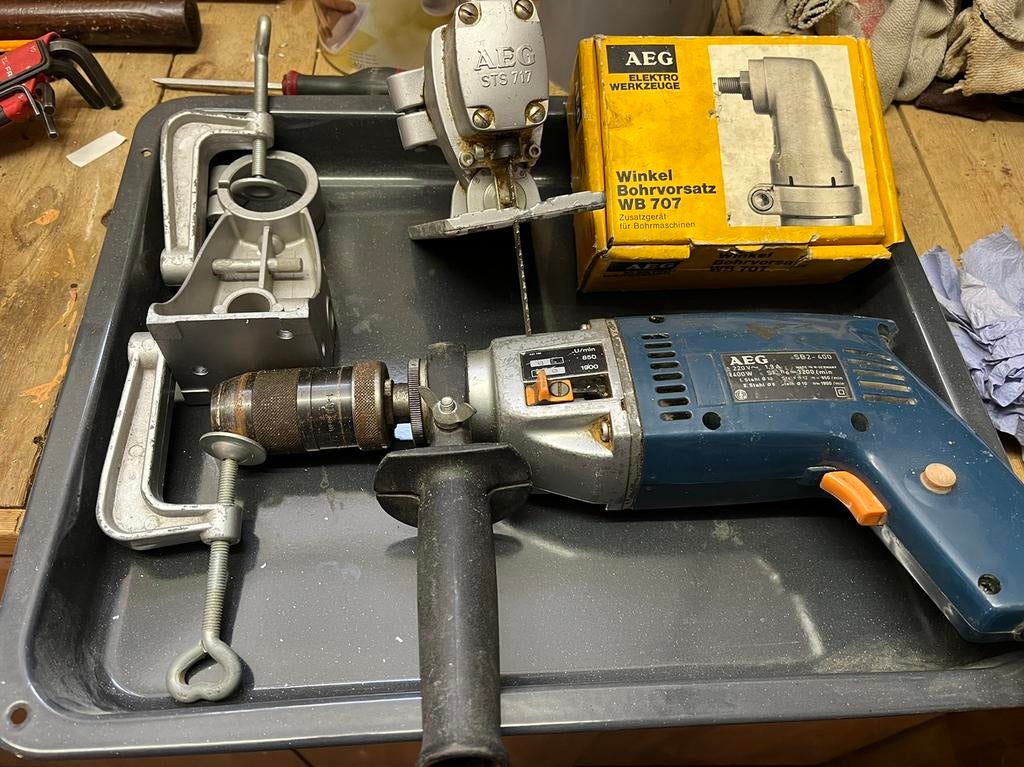 Boor en klopboormachine AEG met wipzaag, 90* boren en steun, Doe-het-zelf en Bouw, Gereedschap | Boormachines, Ophalen, Gebruikt