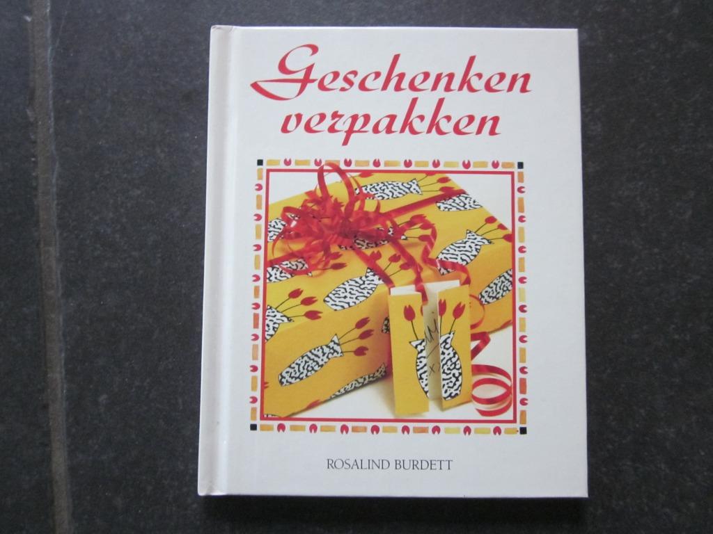 boekje Geschenken verpakken, Livres, Loisirs & Temps libre, Enlèvement ou Envoi, Comme neuf, Scrapbooking et Bricolage