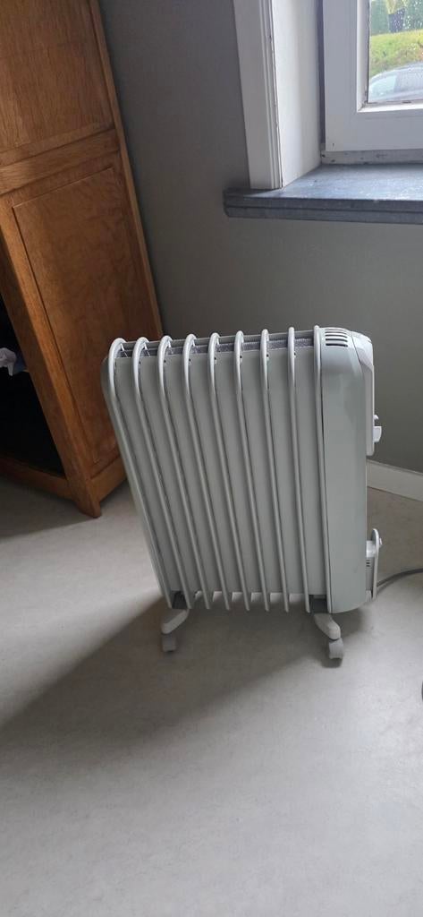 Delonghi oliebadradiator, Doe-het-zelf en Bouw, Radiator
