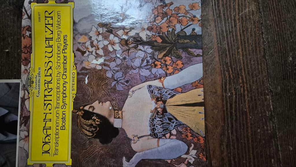 3 platen, 3 disques 33 tours: STRAUSS & MOZART, Enlèvement